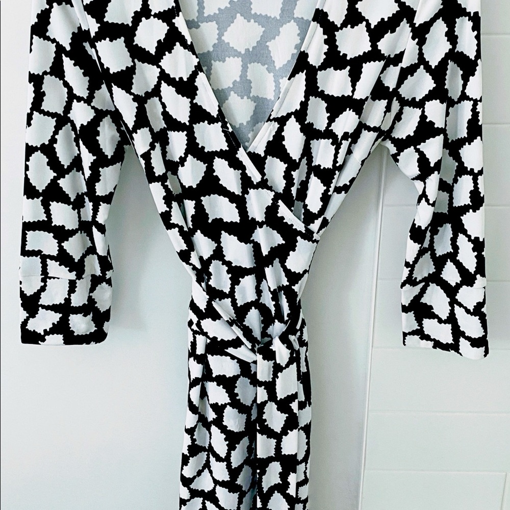 Diane von Furstenberg Wrap Dress Size 2 Petite